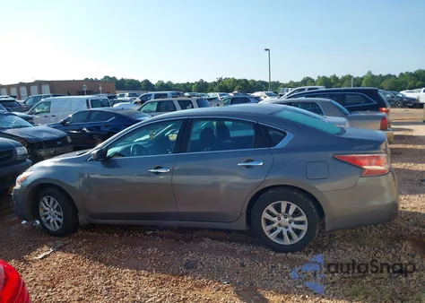 2015 Nissan Altima 2.5 S из США, поврежденный, VIN 1N4AL3AP7FC461153